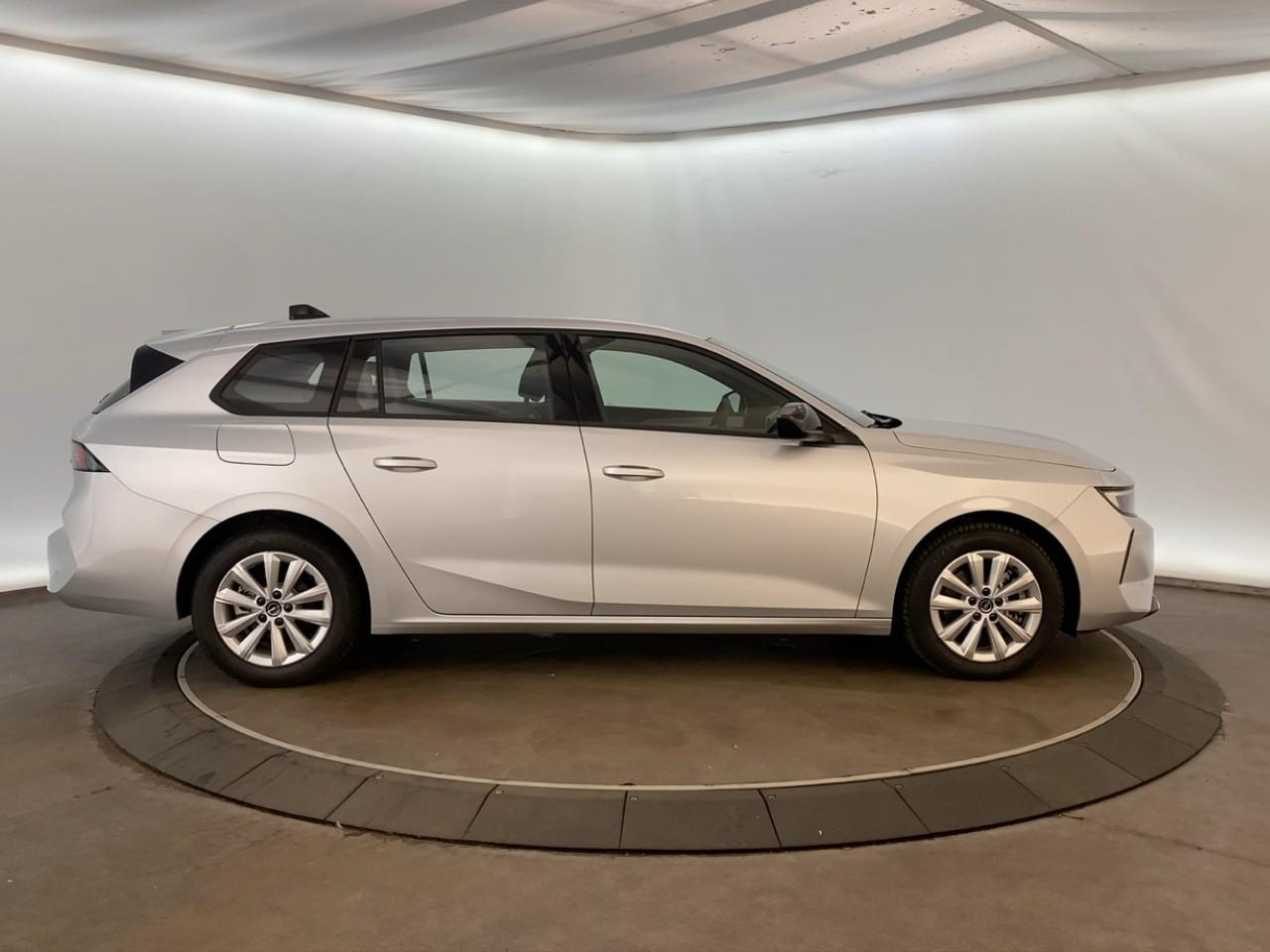 Opel Astra sports tourer 1.2 turbo hybride 145 ch e-dct6 busi — photo 4