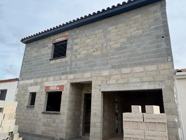Maison neuf à vendre en l'état presque terminée