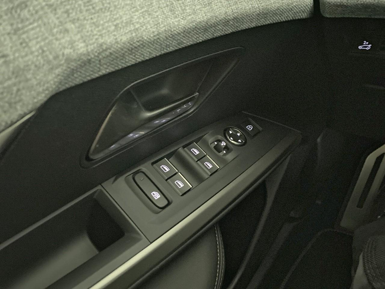 Peugeot 3008 hybrid 145 e-dcs6 gt — photo 20