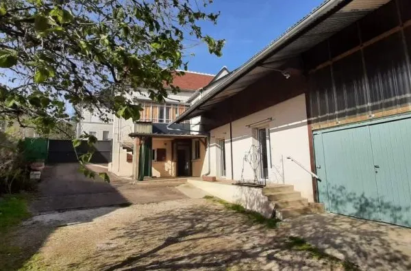 Maison 8 pièces 229 m²