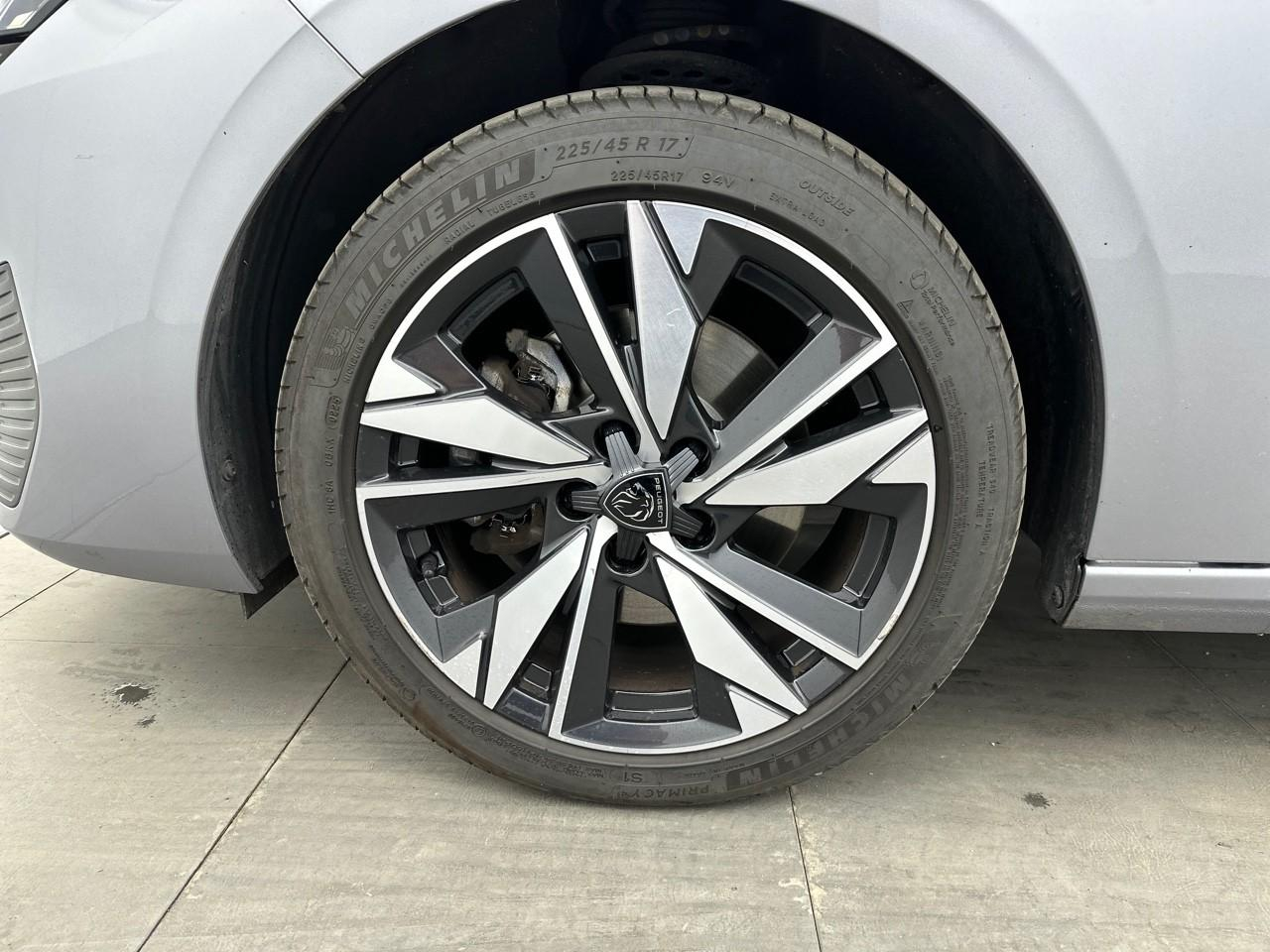 Peugeot 308 sw puretech 130ch s&s eat8 allure — photo 14