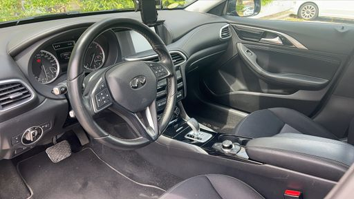 Infiniti Q30 2.2 D 170 7DCT - Luxe – 2018 – 113000 km – Diesel – Boîte Automatique — photo 14