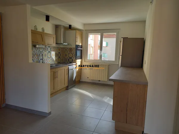 Appartement type 4 entièrement rénové