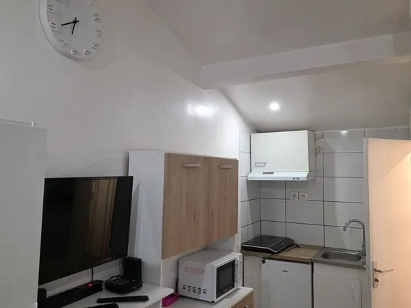 Studio 1 pièce 14 m²
