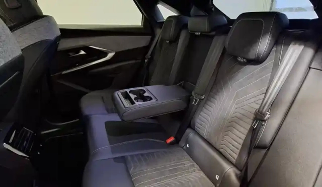 Peugeot 3008 hybrid 145 e-dcs6 — photo 59