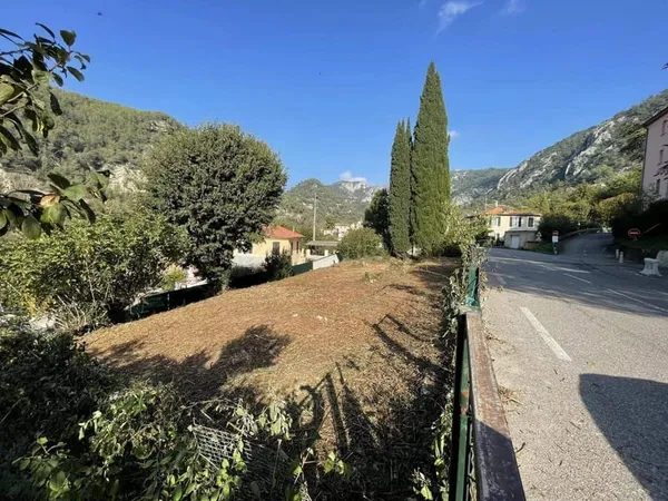 Terrain constructible 300 m²