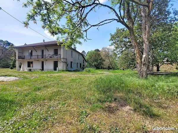 Propriété 7 pièces 247 m²
