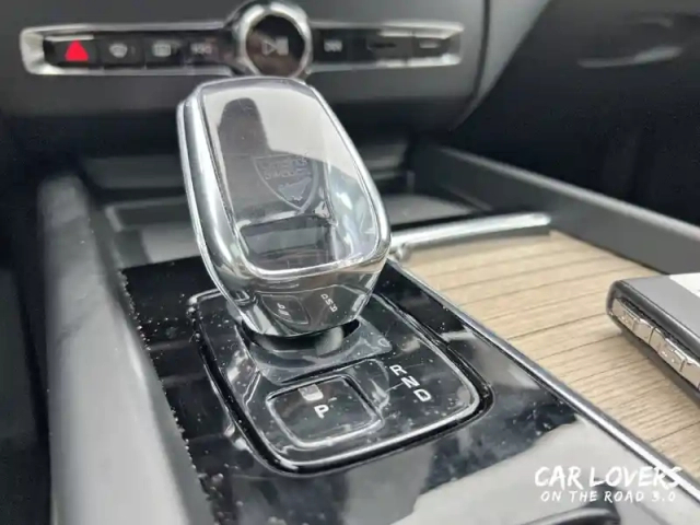 Volvo Xc60 t6 awd hybride rechargeable 253 ch+145 ch geartronic 8 — photo 13