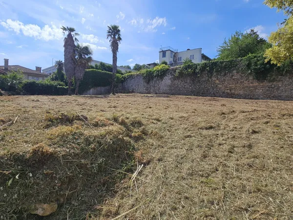 Terrain 766 m²