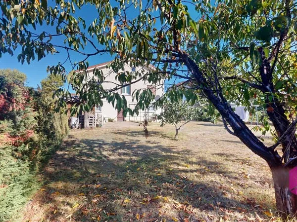Maison sur sous sol avec 3 ou 4 ch, terrain 900 m2