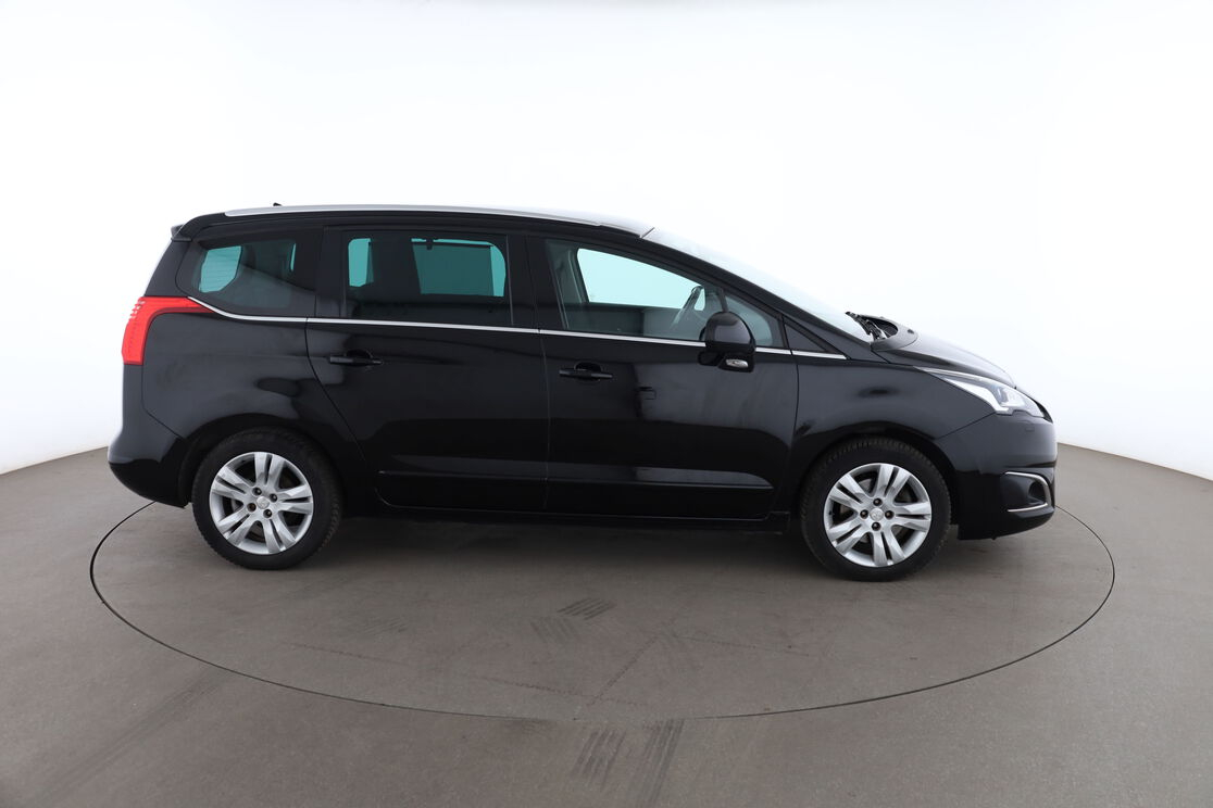 Peugeot 5008 2.0 Blue-HDi Allure — photo 6