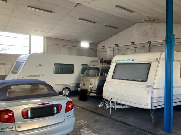 Loue parking caravane, camping-car ou bateau