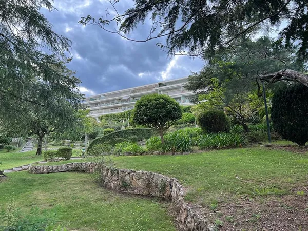 Appartement 3 pièces de 109 M2 - VUE MER DANS DOMAINE HISTORIQUE