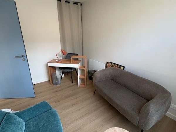 11,5 m2 Bureau partagé - quartier justices - Angers