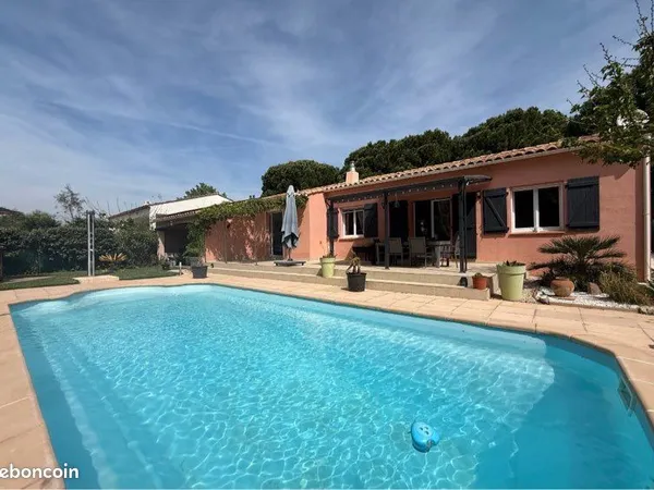 Maison de plain pied à Vidauban