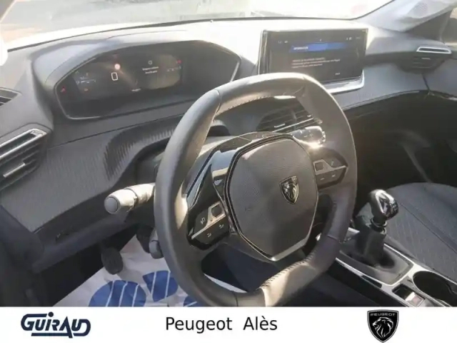 Peugeot 208 puretech 100 s&amp;s bvm6 — photo 9