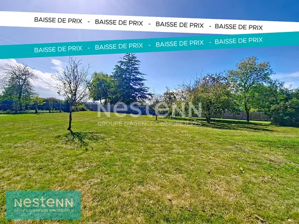 A VENDRE - TREGUEUX - Terrain constructible de 893 m²- hors lotissement - libre de constructeur