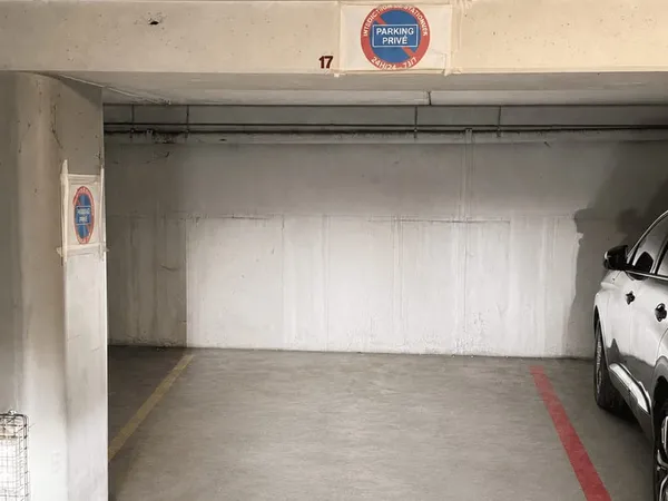 Parking 14 m²