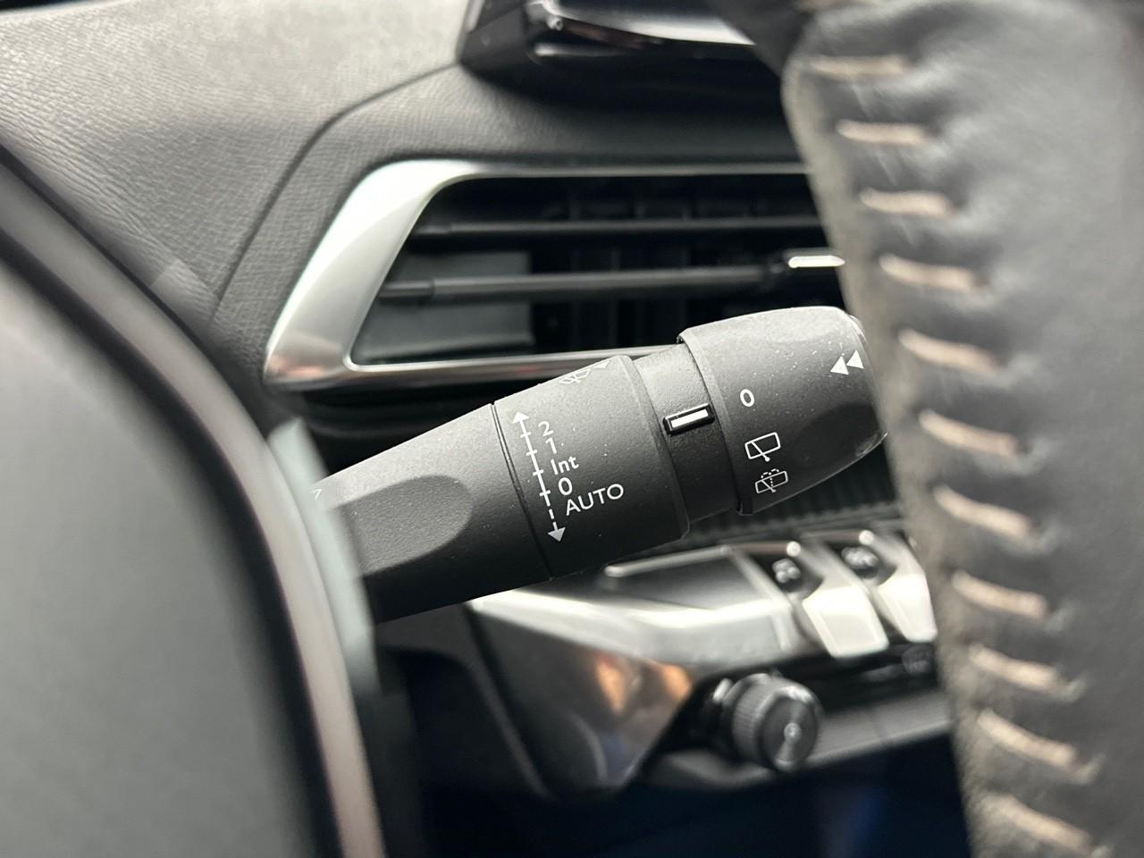 Peugeot 5008 puretech 130ch s&s bvm6 style — photo 18