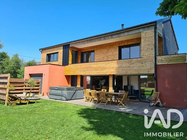 Maison 8 pièces 199 m²