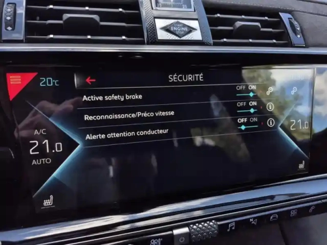 Ds Ds 7 e-tense 4x4 300 performance line + — photo 17