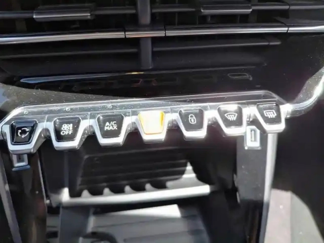 Peugeot 208 electrique 50 kwh 136ch — photo 20