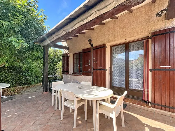 MAGNIFIQUE VILLA 3 FACES , PLAIN-PIED, VOLUMES ET CHARME