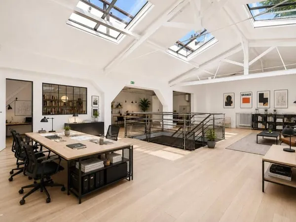 Local 244 m²