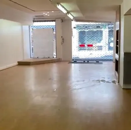 A louer : local commercial 4 rue du portugla à Vichy - 135 m² - 800 euros/mois