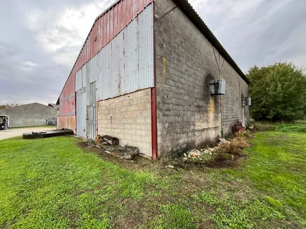 Grange 1 pièce 270 m²