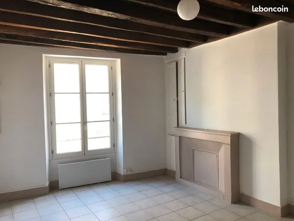 Appartement rénové proche centre
