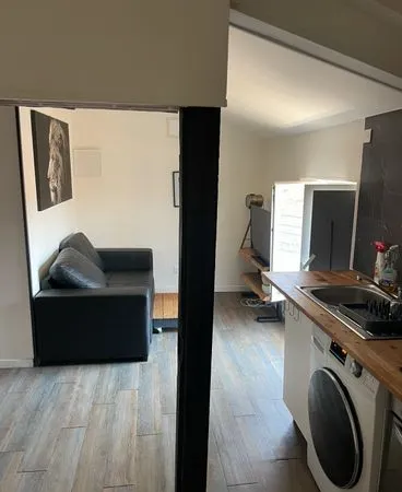 Loue studio équipé