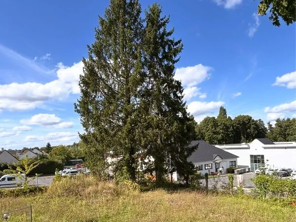 Luzarches - Terrain constructible de 364 m² - Permis de construire obtenu - Gare à pied