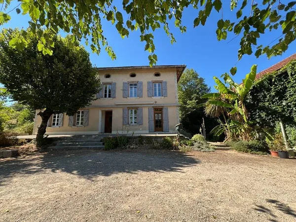 Propriété Caussade - Belle bâtisse de 310 m² sur plus d'un hectare