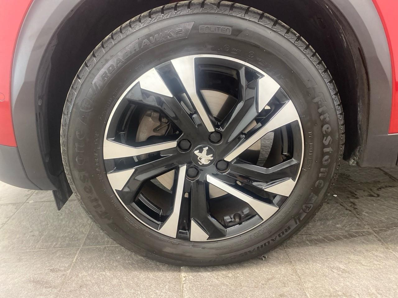 Peugeot 2008 bluehdi 130 s&s eat8 gt — photo 11