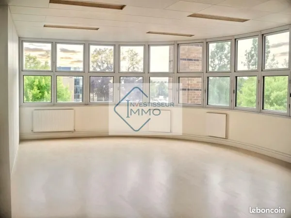 Bureaux 100 m²