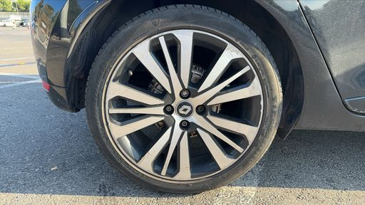 Renault Clio 0.9 TCe 90 - Intiale Paris – 2016 – 96153 km – Essence – Boîte Manuelle — photo 27