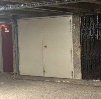 Parking 14 m²