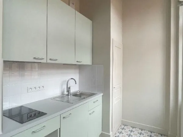 Studio 1 pièce 28 m²