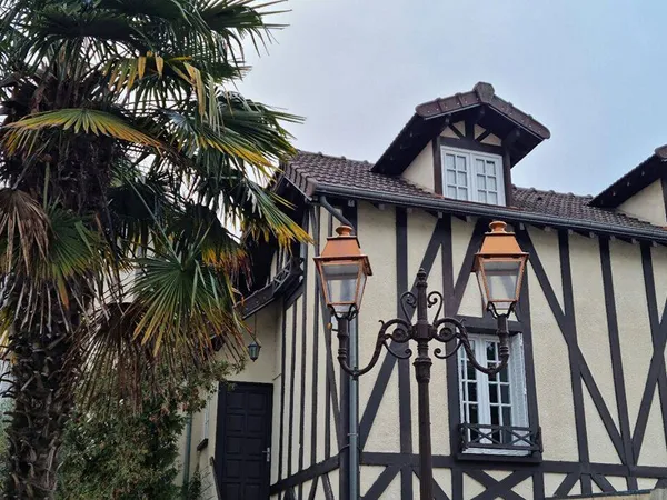 Maison 11 pièces 241 m²