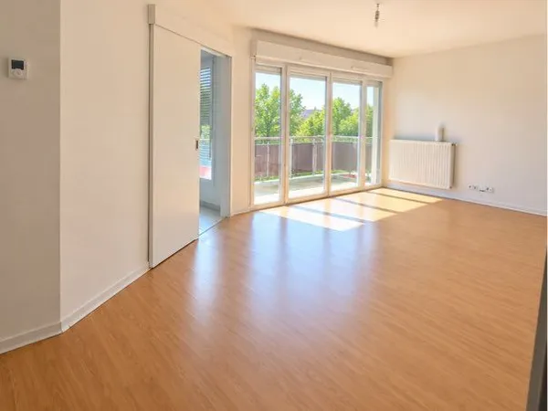 À vendre - Appartement T3 de 65 m² avec balcon et parking - Pessac
