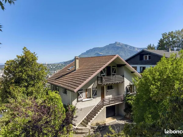 Propriété 5 pièces 90 m²