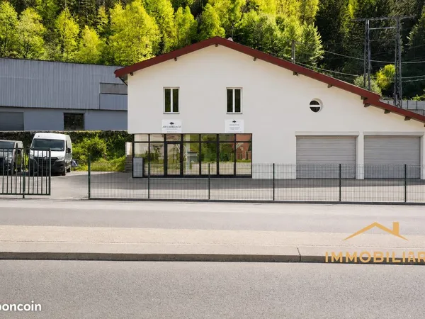 Local 195 m² Saint-Claude