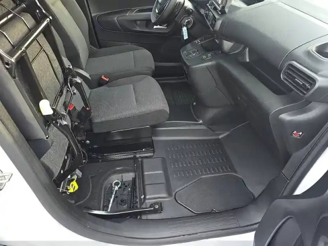 Peugeot Partner e- fgn 136 ch m charg ut maj 54 kwh aut — photo 27