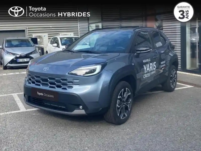 Toyota Yaris cross 130h design awd-i mc26