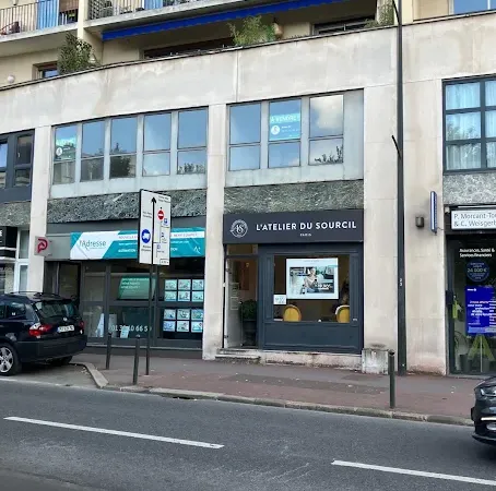 Bureaux 9 pièces 148 m²