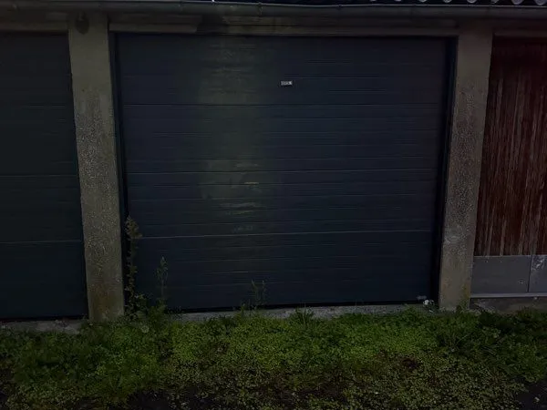 Garage avec porte télécommande