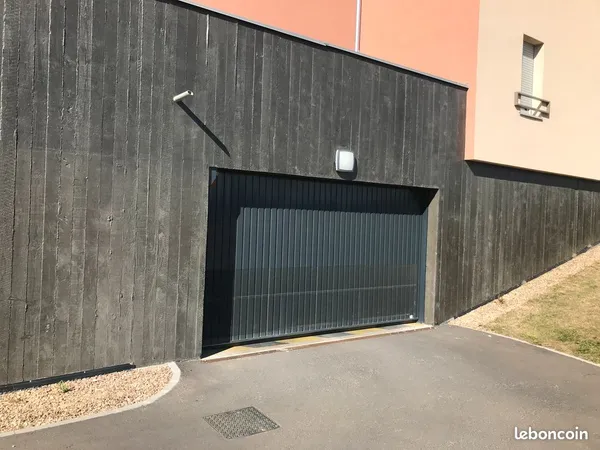 Grand garage sécurisé Montigny-lès-Metz
