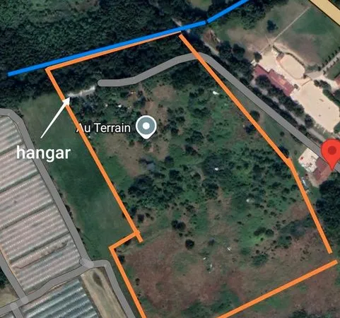 Loue terrain 3ha puits rivière hangar