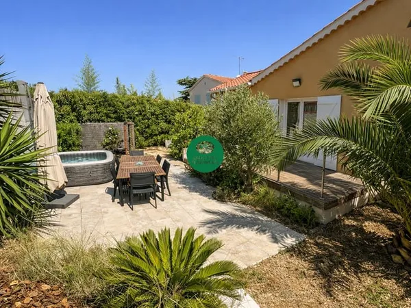Maison à vendre à Six-Fours-les-Plages : 3 chambres, terrain